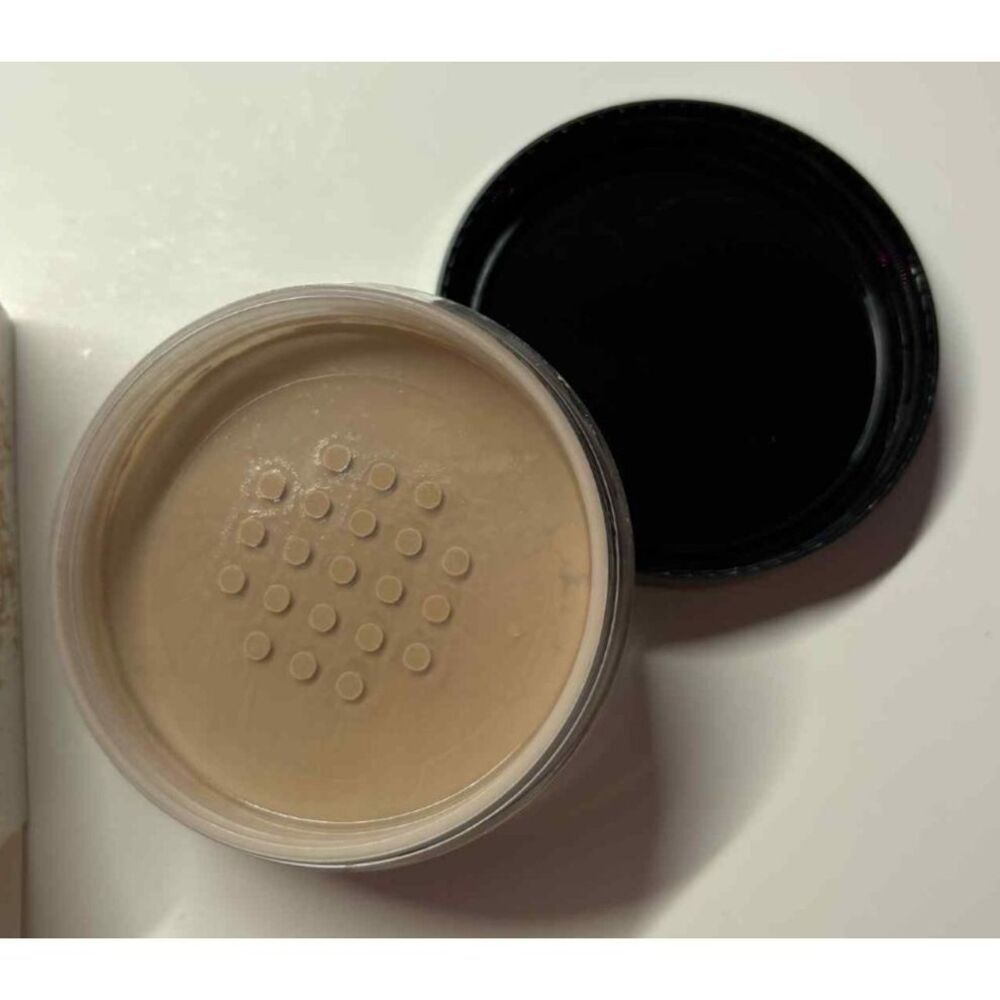 Black Opal Invisible HD Finishing Powder Matte Finish 100 - Picture 2 of 3